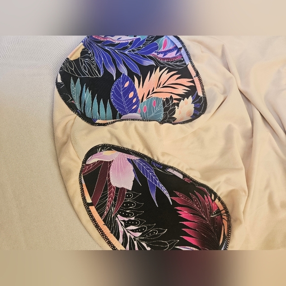 Raisins -Women's  Size 16W Curves Swimsuit. - Picture 5 of 10